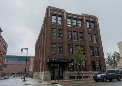 25 Commerce